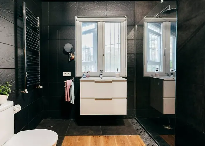 Diseno Y Confort En El Centro * Santander